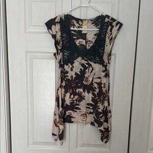 Floral Blue and Cream Women's Top